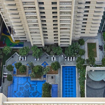 Appartamento Downtown Oasis, Burj Khalifa Views, Luxury Amenities Dubai Esterno foto