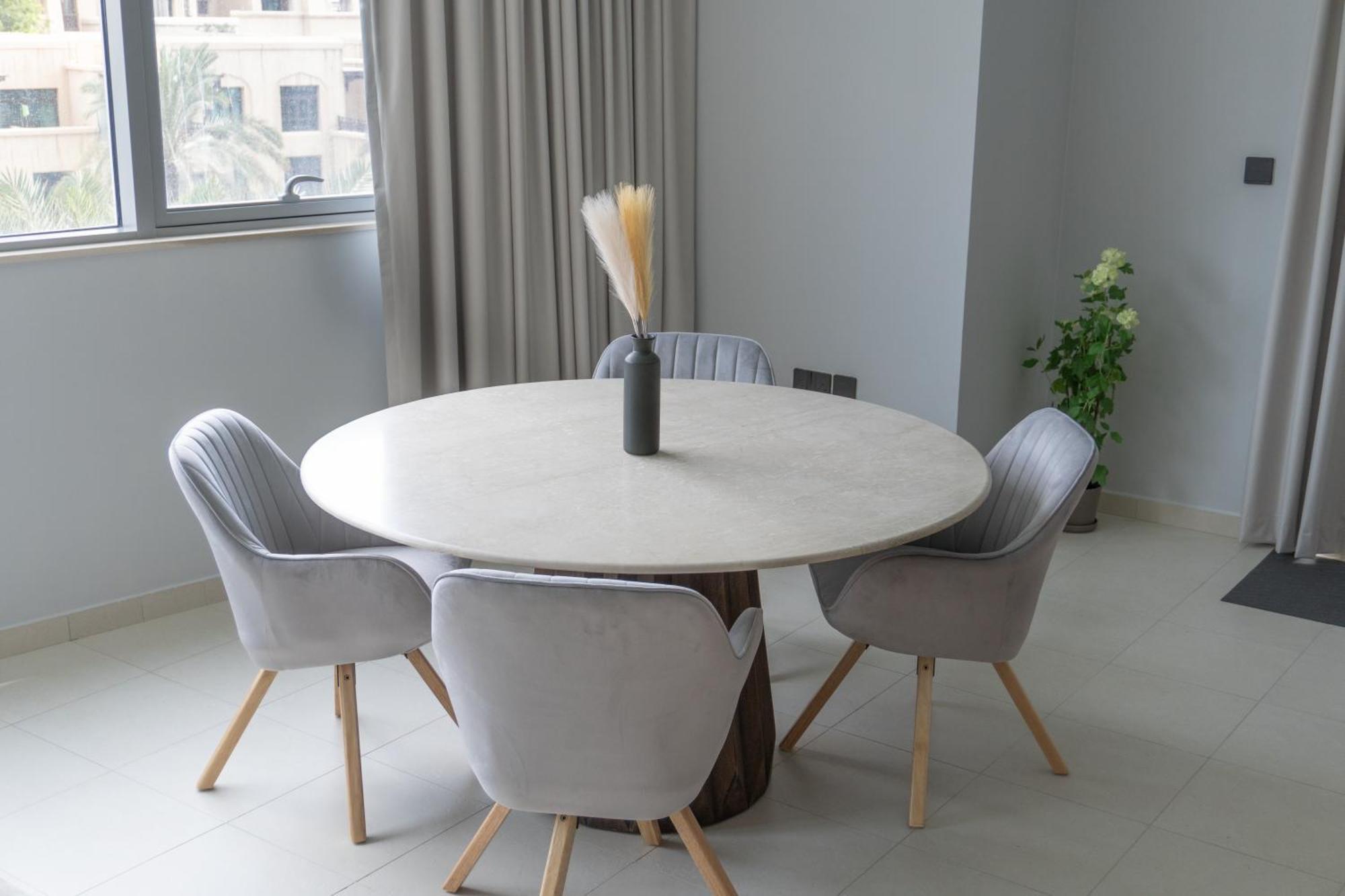 Appartamento Downtown Oasis, Burj Khalifa Views, Luxury Amenities Dubai Esterno foto