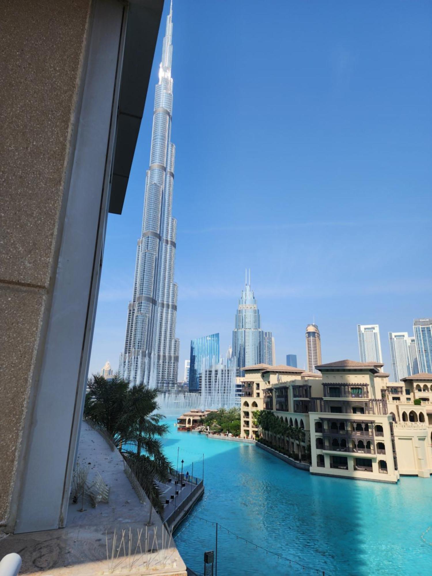 Appartamento Downtown Oasis, Burj Khalifa Views, Luxury Amenities Dubai Esterno foto