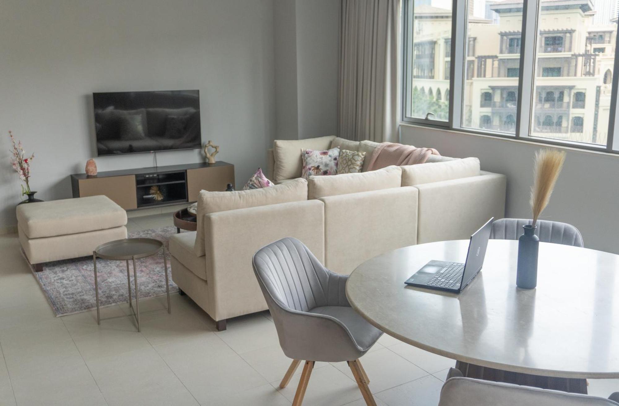 Appartamento Downtown Oasis, Burj Khalifa Views, Luxury Amenities Dubai Esterno foto
