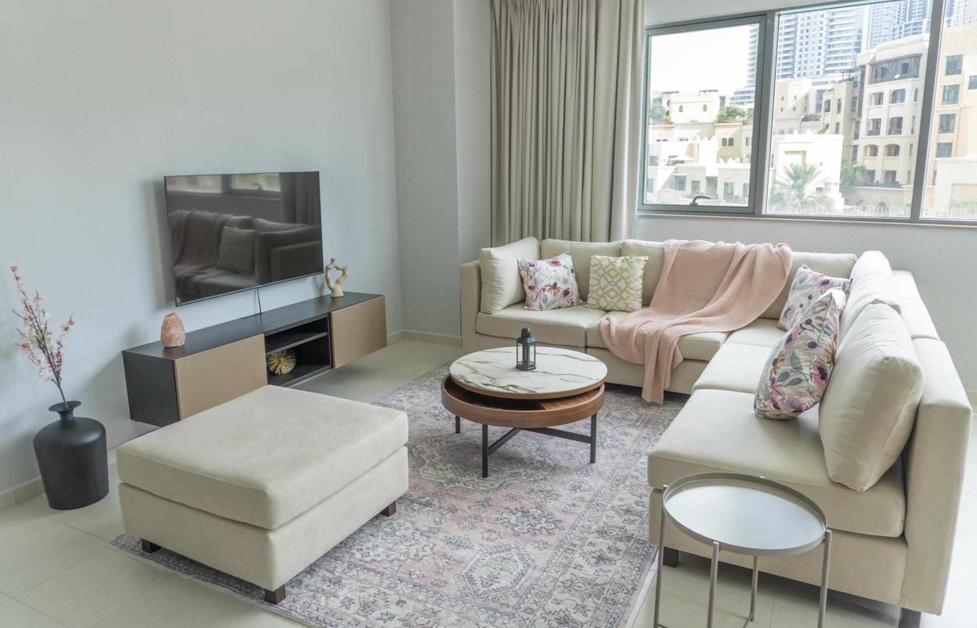 Appartamento Downtown Oasis, Burj Khalifa Views, Luxury Amenities Dubai Esterno foto