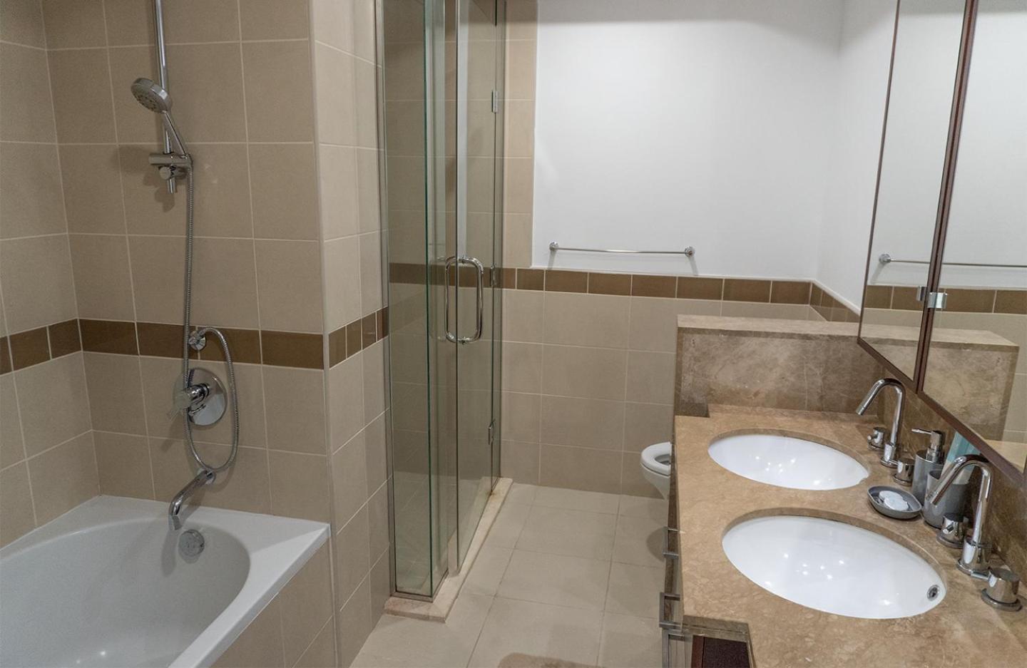 Appartamento Downtown Oasis, Burj Khalifa Views, Luxury Amenities Dubai Esterno foto