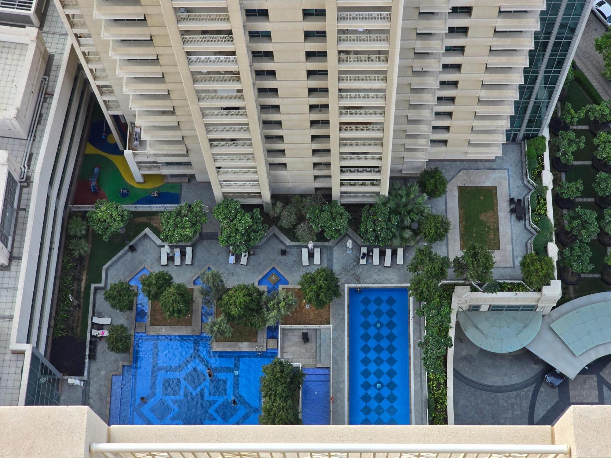 Appartamento Downtown Oasis, Burj Khalifa Views, Luxury Amenities Dubai Esterno foto